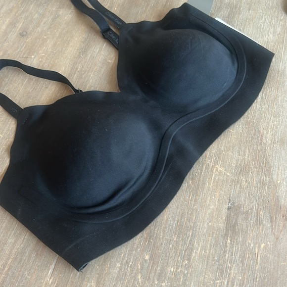 Calvin Klein Invisibles Lightly Lined Black Bralette Size L NEW - Picture 13 of 14